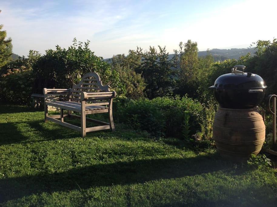 Charmantes Landhaus Mit Garten Und Traumhaftem Fernblick Thal  Luaran gambar